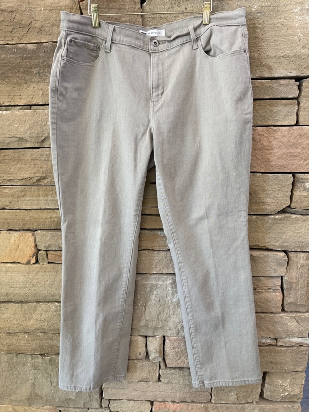 Levi's Straight Leg 505 Jeans Tan Khaki Color, Classic Fit